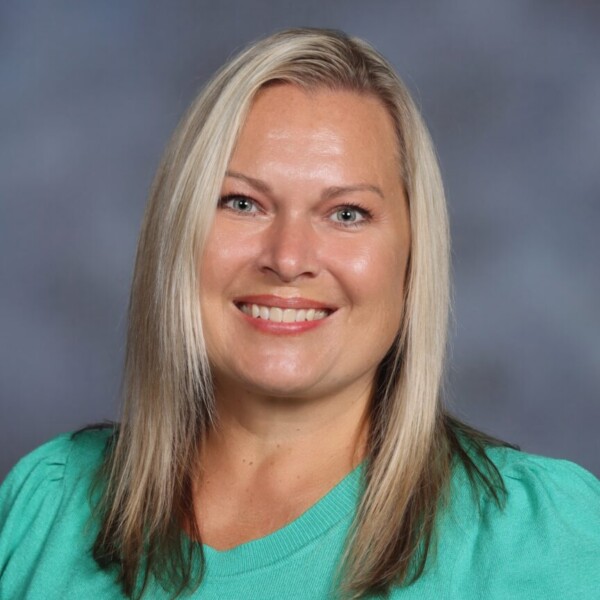 Photo of Lynnette Savage Photo of Lynnette Savage