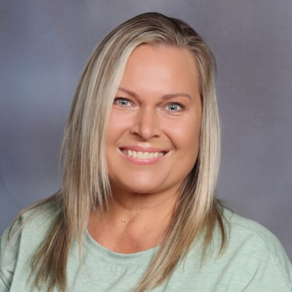 Photo of Lynnette Savage Photo of Lynnette Savage